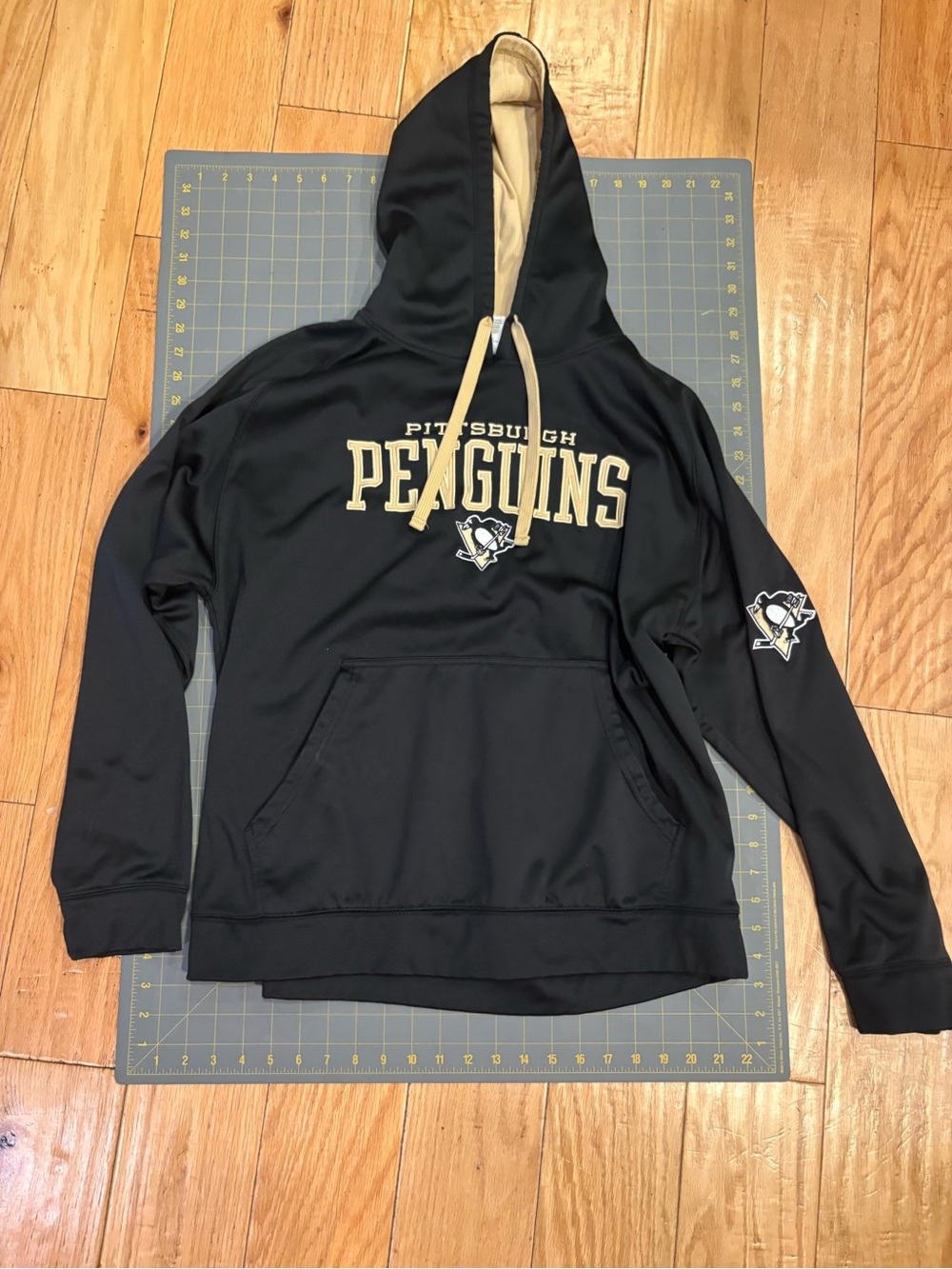 Pittsburgh Penguins Men's Black Hooded Sweatshirt
